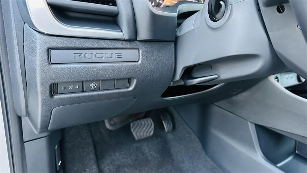 new 2025 Nissan Rogue car, priced at $29,601