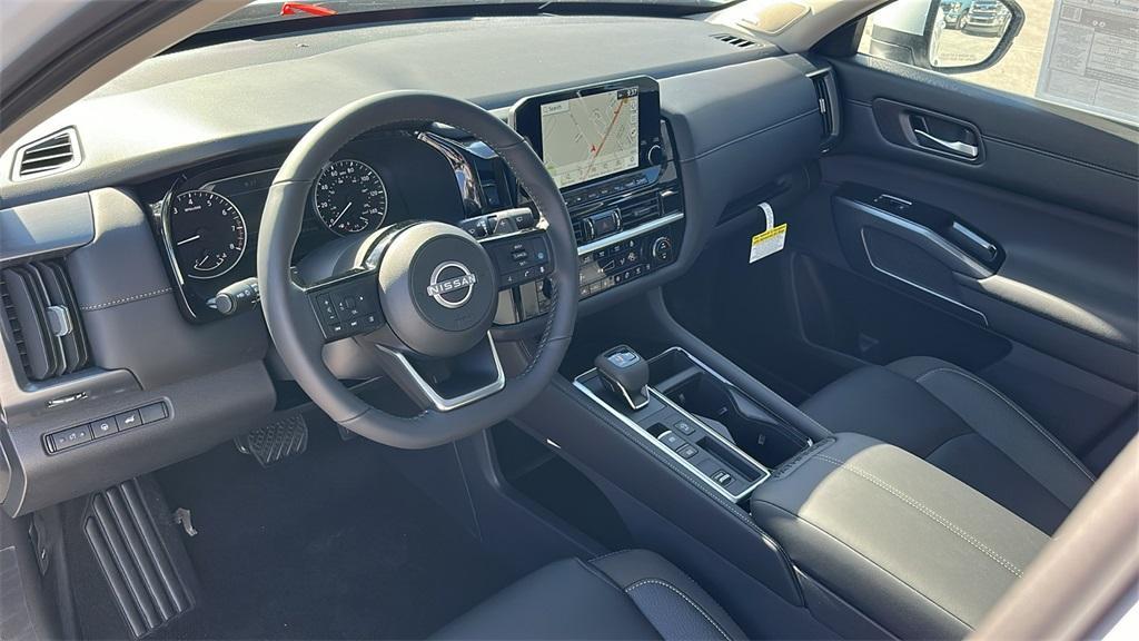 new 2025 Nissan Pathfinder car, priced at $46,198