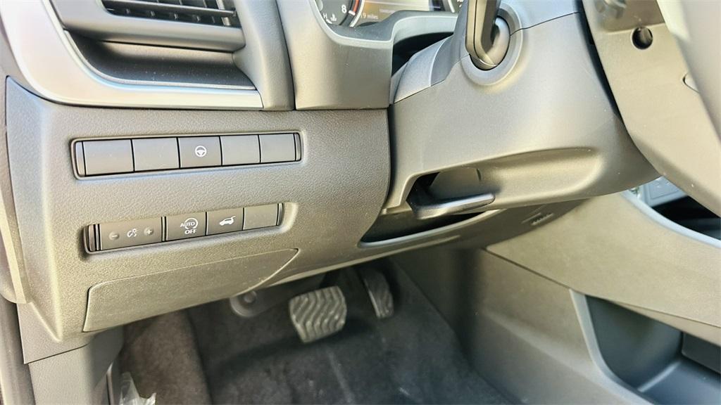 new 2025 Nissan Rogue car, priced at $31,062