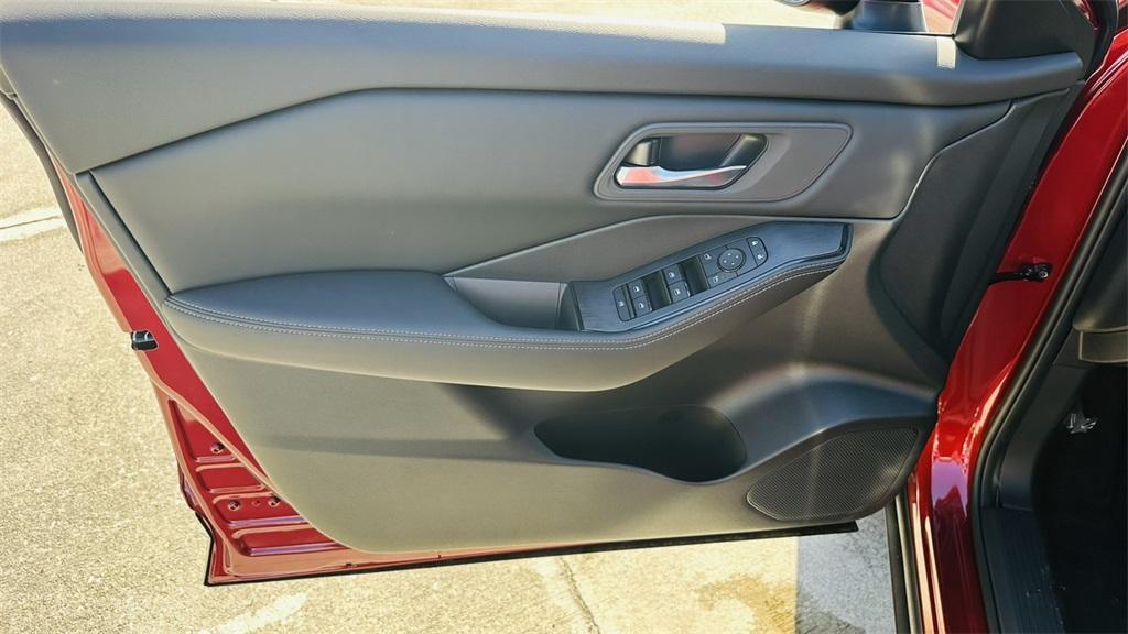 new 2025 Nissan Rogue car, priced at $31,062