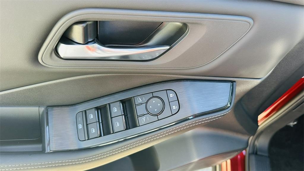 new 2025 Nissan Rogue car, priced at $31,062
