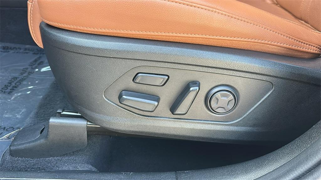 used 2022 Kia Sorento car, priced at $26,800