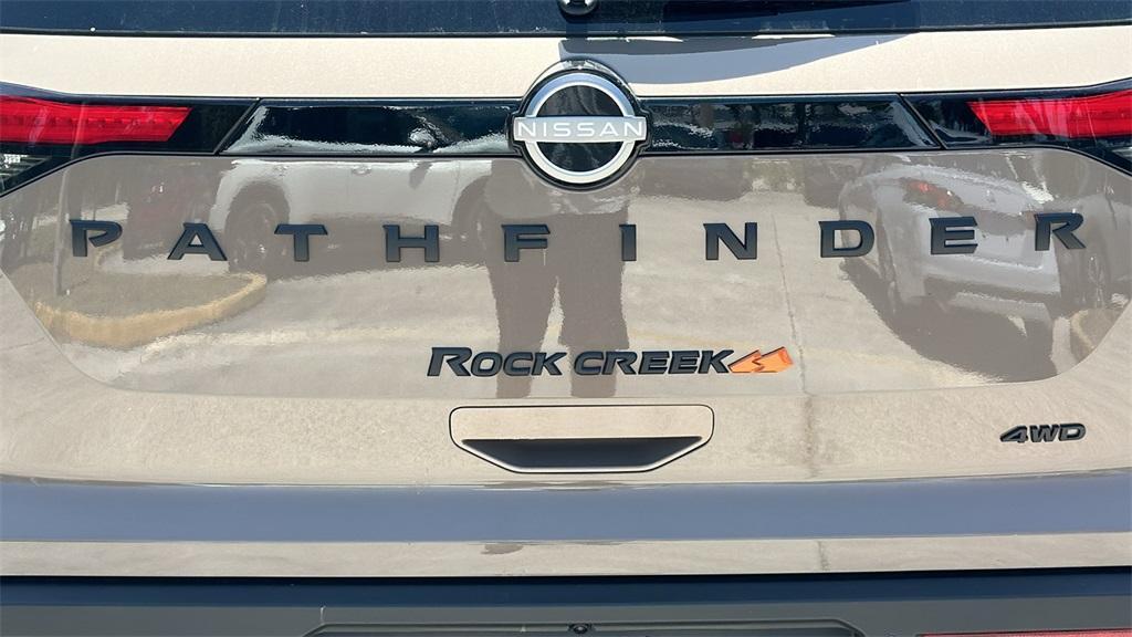 new 2025 Nissan Pathfinder car, priced at $44,401