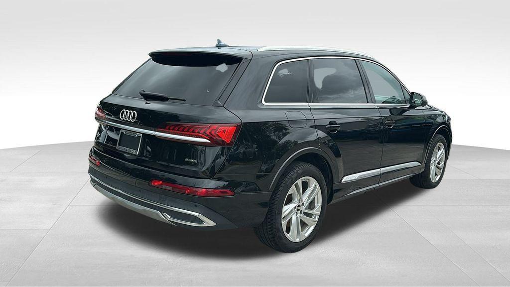 used 2022 Audi Q7 car, priced at $31,900