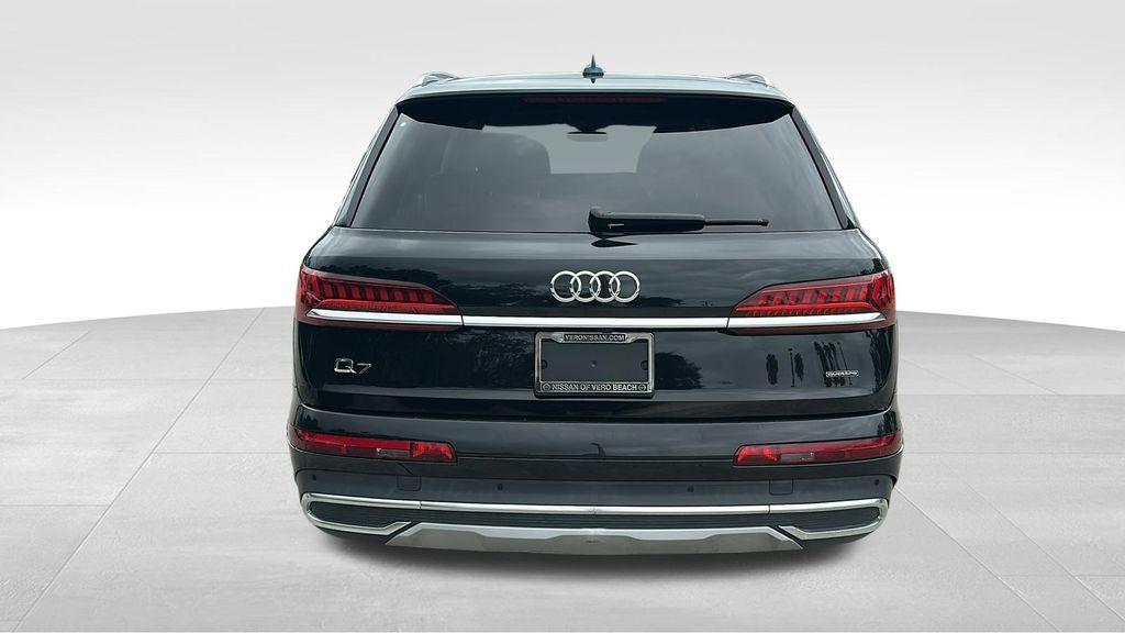 used 2022 Audi Q7 car, priced at $31,900
