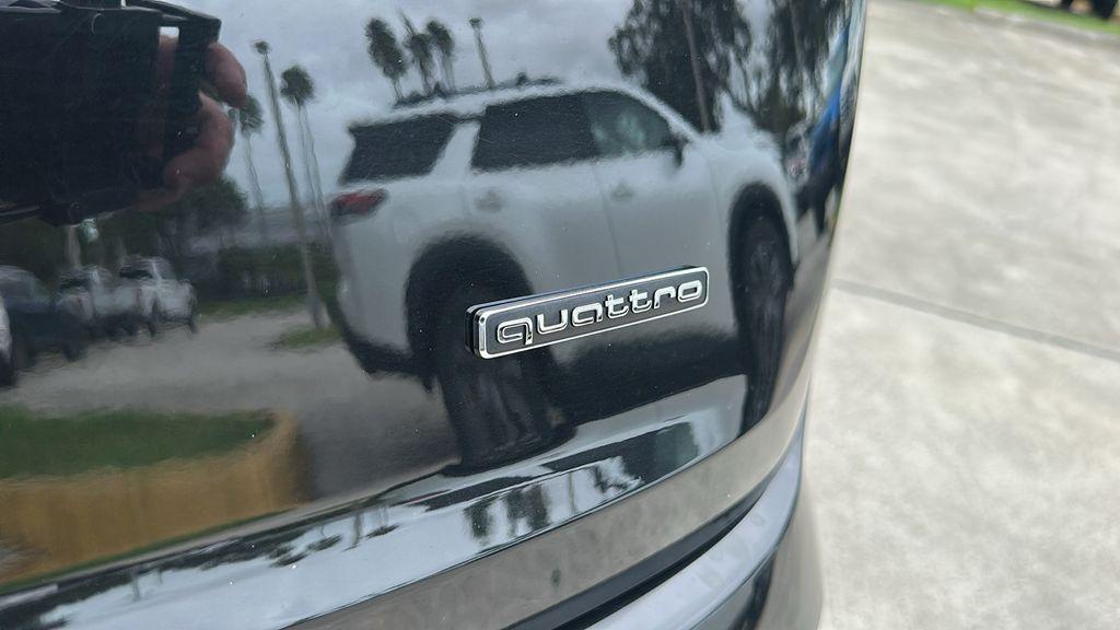 used 2022 Audi Q7 car, priced at $31,900