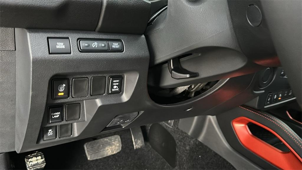 new 2025 Nissan Frontier car, priced at $41,953