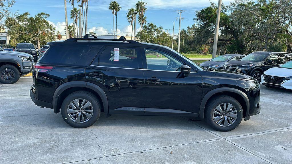 new 2024 Nissan Pathfinder car, priced at $35,668