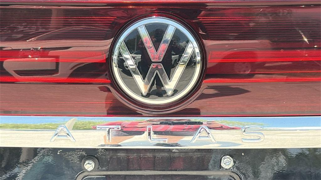 used 2024 Volkswagen Atlas car, priced at $30,500