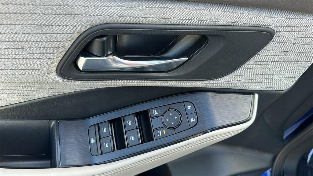 used 2023 Nissan Rogue car, priced at $21,287