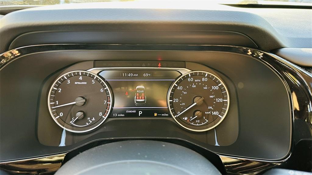 new 2025 Nissan Pathfinder car, priced at $39,970