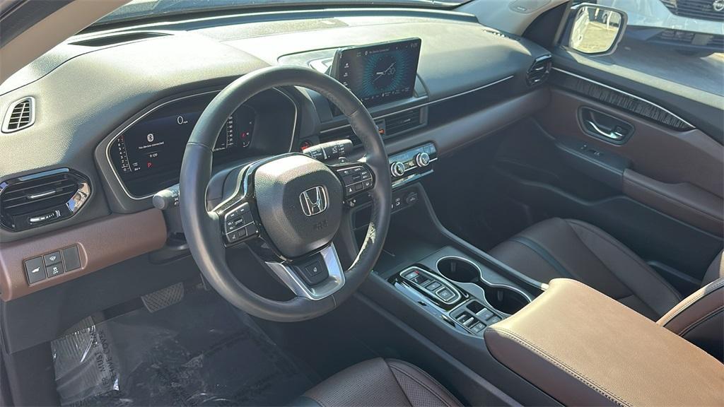 used 2023 Honda Pilot car, priced at $42,988