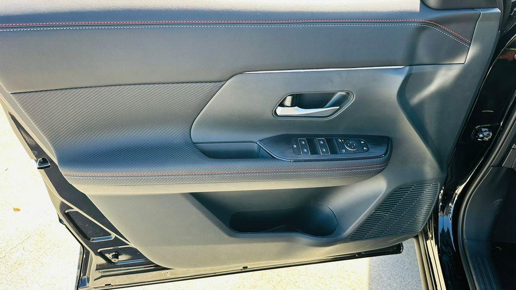 new 2025 Nissan Kicks car, priced at $27,094