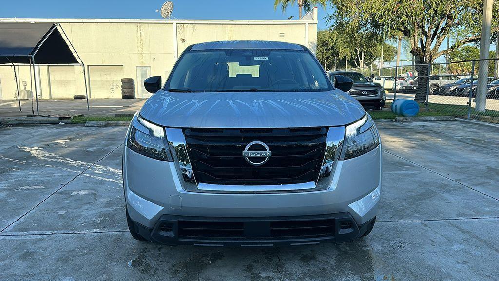 new 2024 Nissan Pathfinder car, priced at $30,043