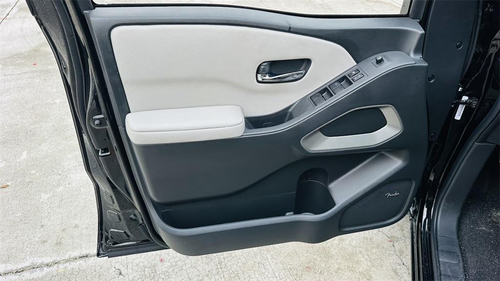 new 2025 Nissan Frontier car, priced at $37,841
