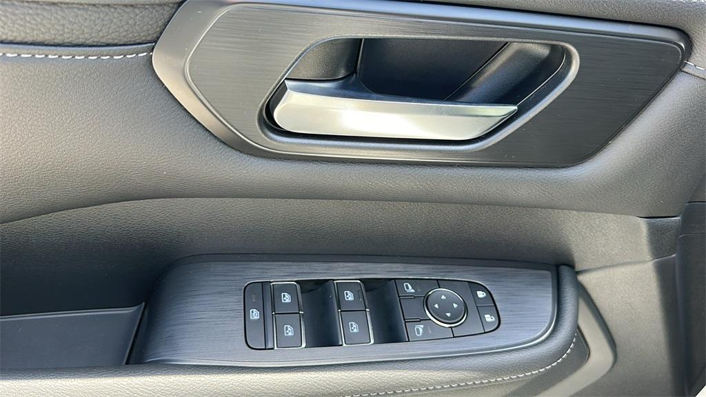 new 2025 Nissan Armada car, priced at $60,032