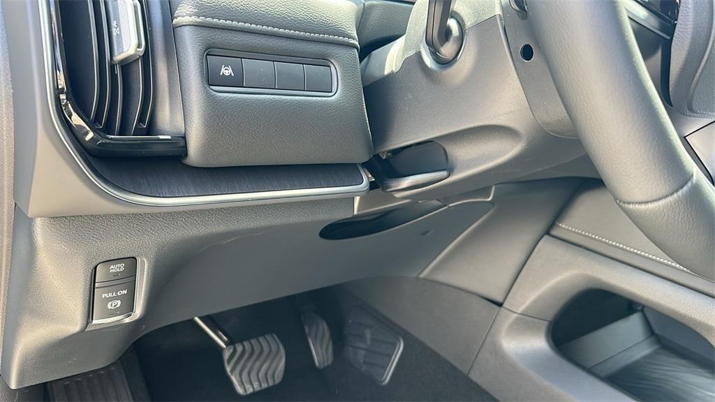 new 2025 Nissan Armada car, priced at $60,032