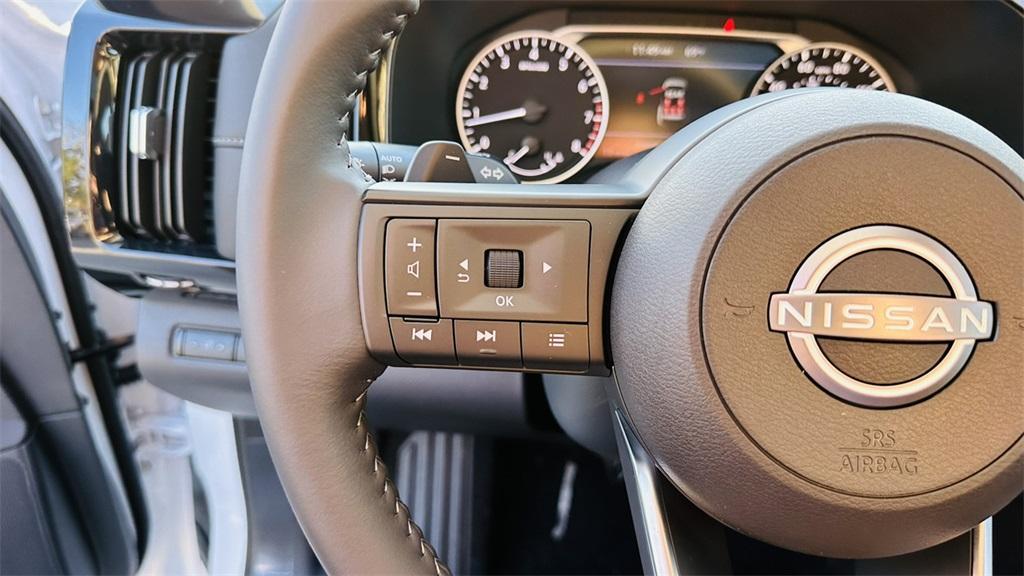 new 2025 Nissan Pathfinder car, priced at $36,925