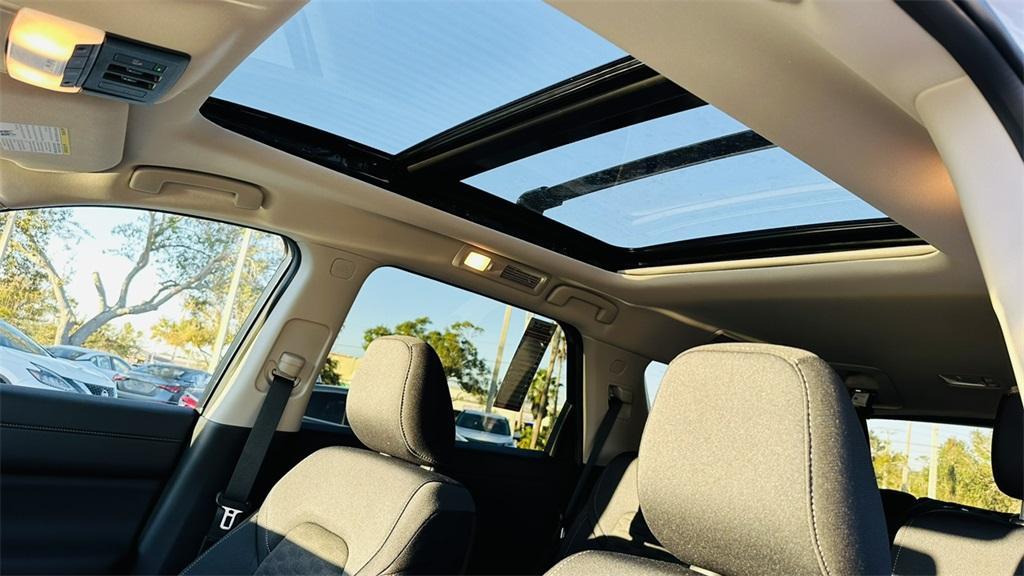 new 2025 Nissan Pathfinder car, priced at $36,925