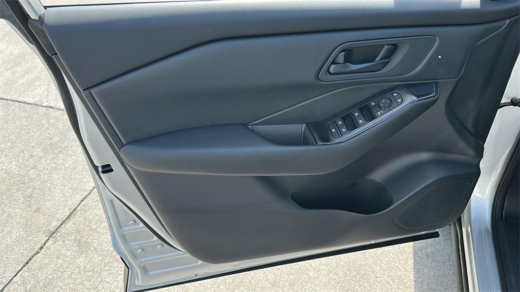 used 2025 Nissan Rogue car, priced at $26,900