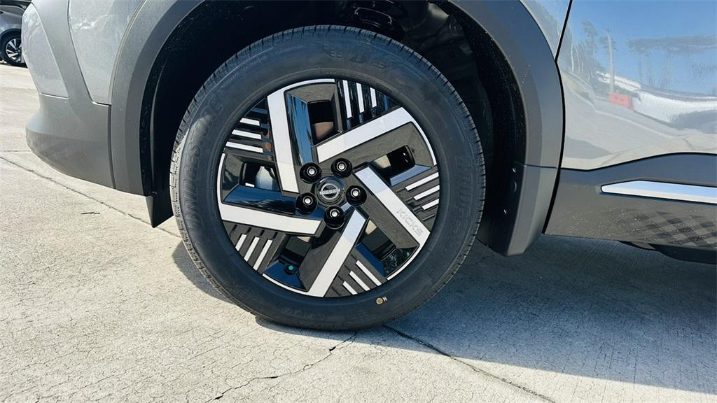 new 2025 Nissan Kicks car, priced at $25,079