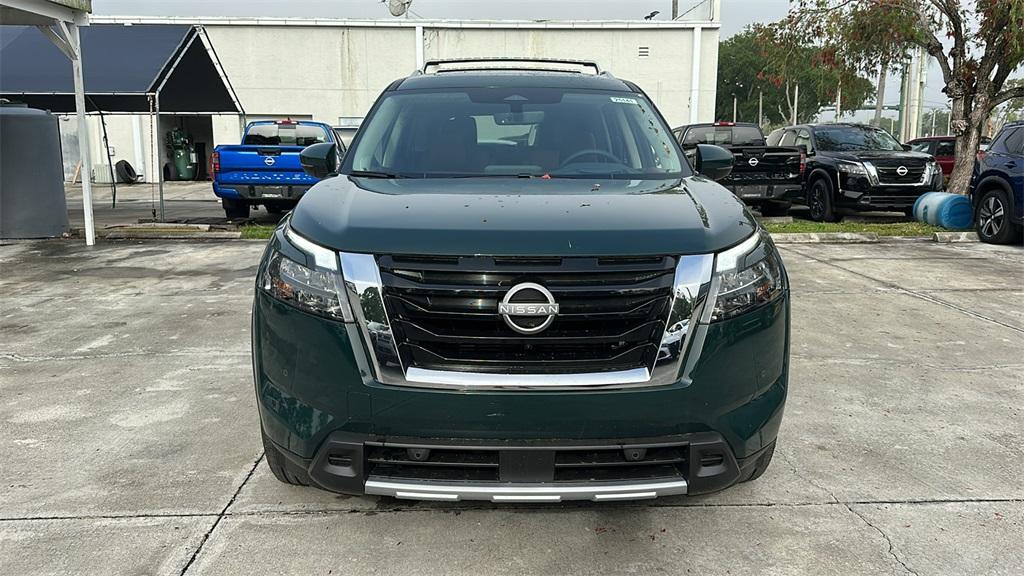 new 2025 Nissan Pathfinder car, priced at $49,596