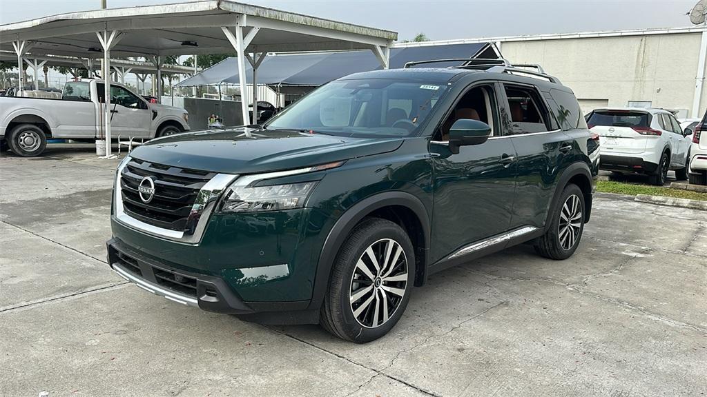 new 2025 Nissan Pathfinder car, priced at $49,596