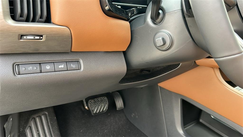 new 2025 Nissan Pathfinder car, priced at $49,596