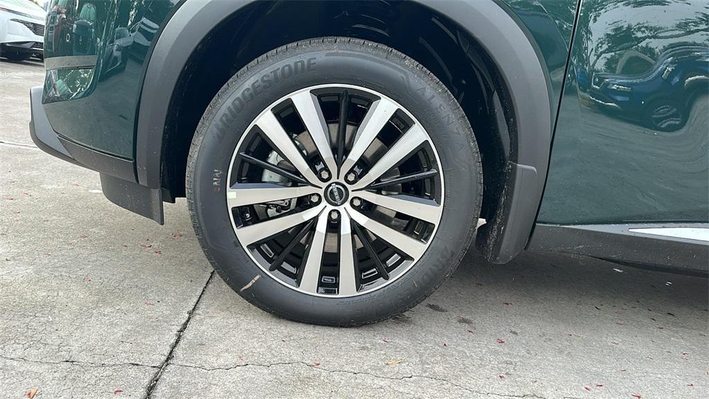 new 2025 Nissan Pathfinder car, priced at $49,596