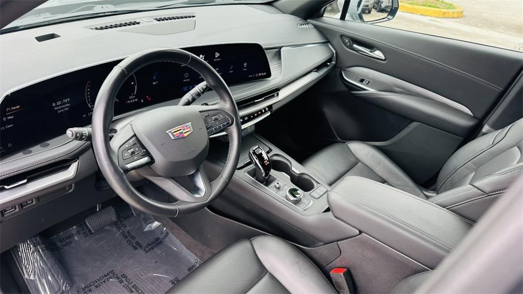 used 2024 Cadillac XT4 car, priced at $33,112