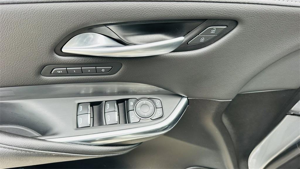 used 2024 Cadillac XT4 car, priced at $33,112