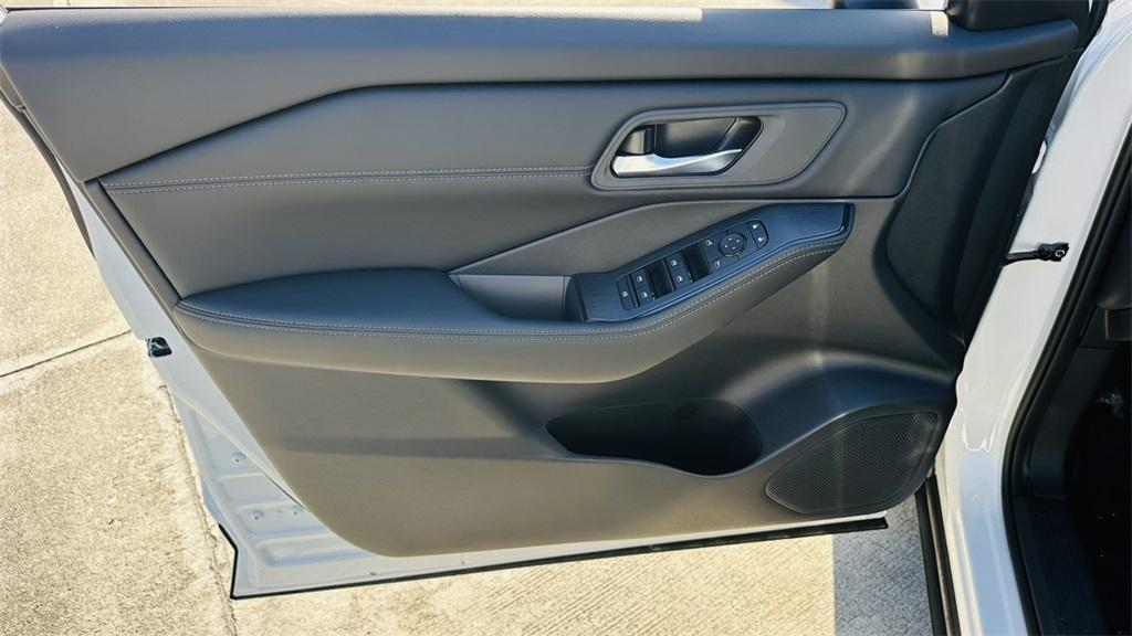 new 2025 Nissan Rogue car, priced at $32,859