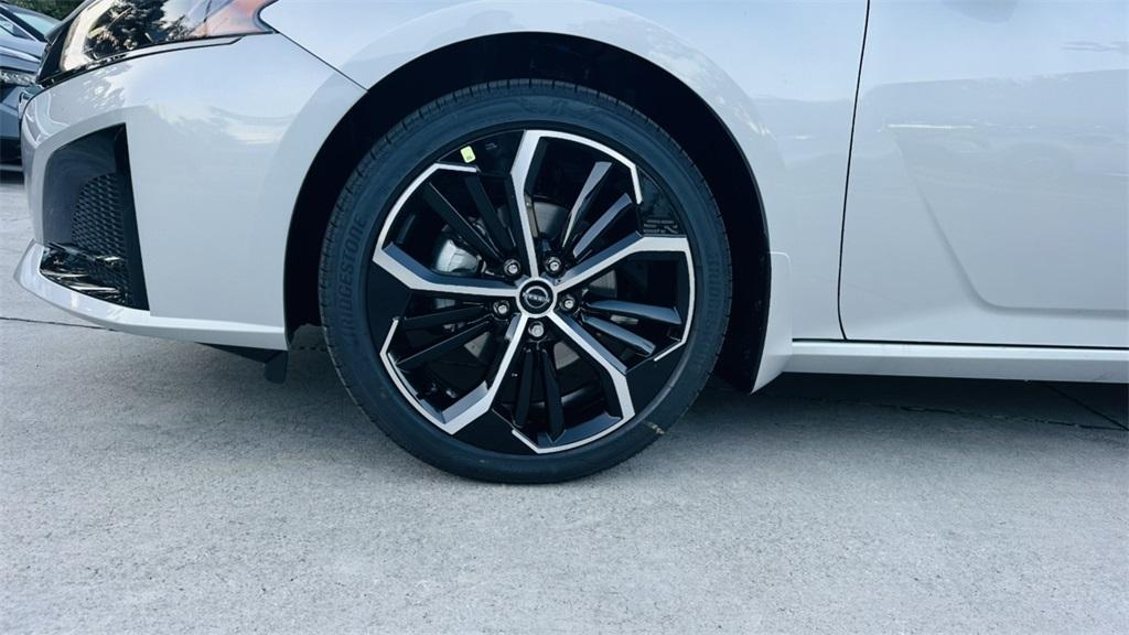 new 2025 Nissan Altima car, priced at $29,489