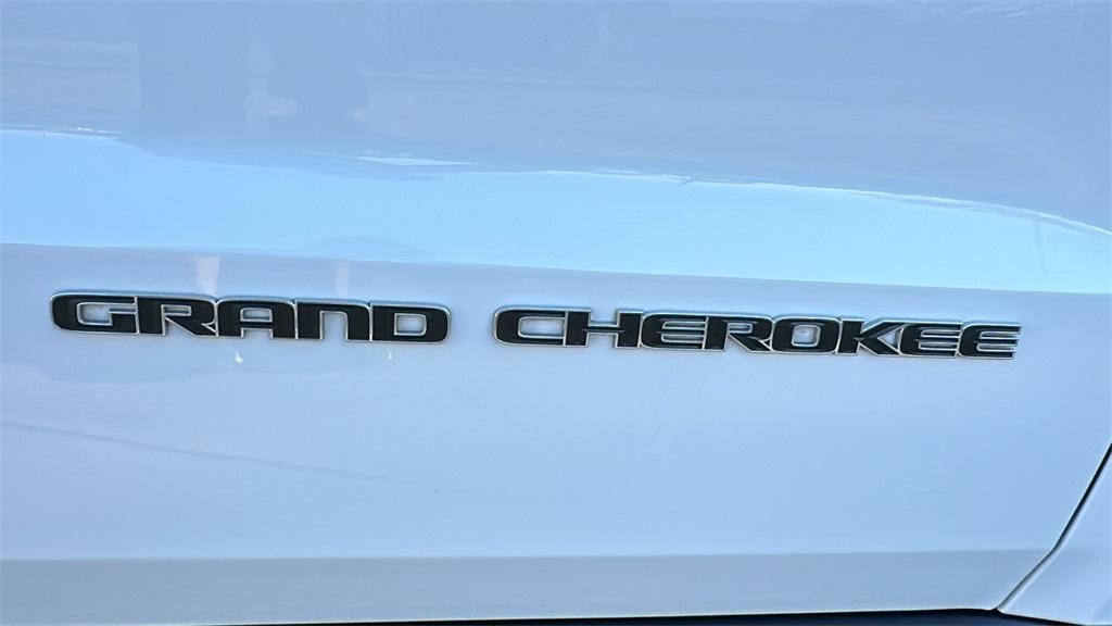 used 2021 Jeep Grand Cherokee car, priced at $22,500