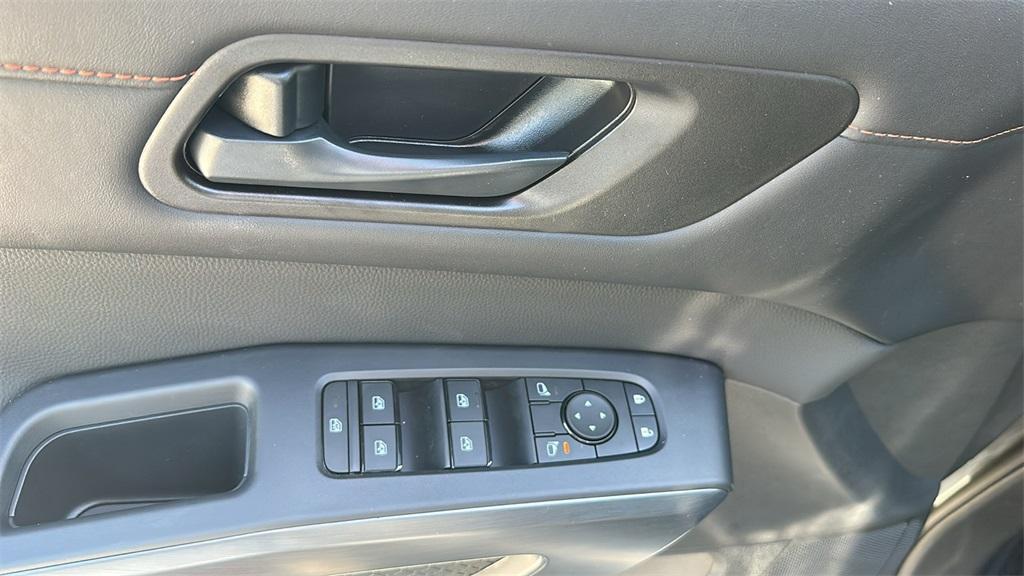 new 2025 Nissan Pathfinder car, priced at $43,519