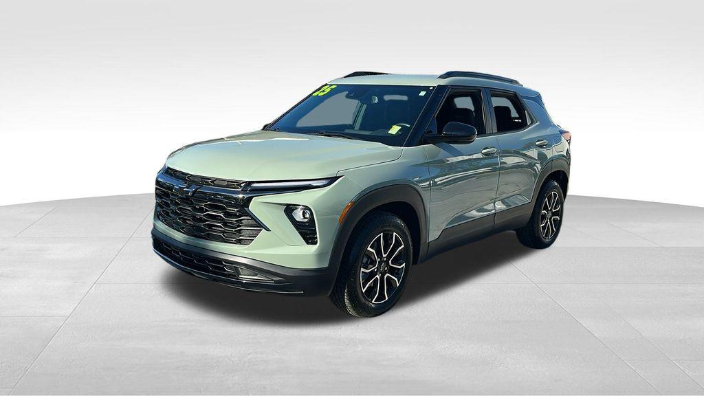 used 2025 Chevrolet TrailBlazer car, priced at $25,475