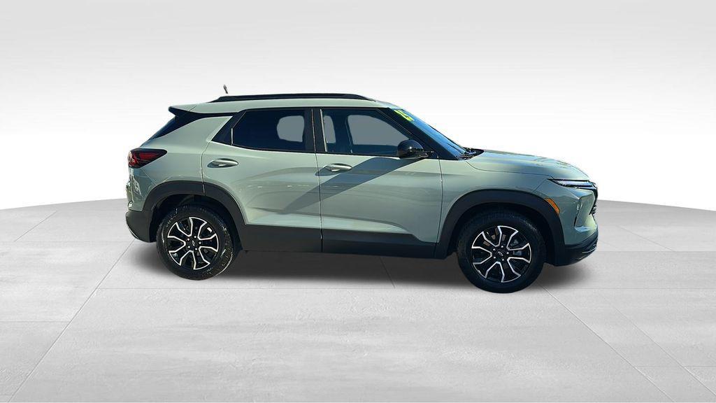 used 2025 Chevrolet TrailBlazer car, priced at $25,475