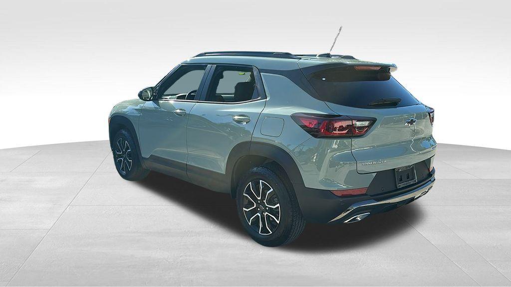 used 2025 Chevrolet TrailBlazer car, priced at $25,475