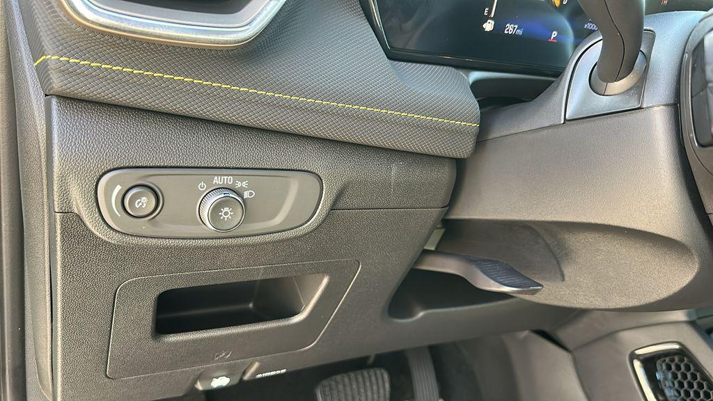 used 2025 Chevrolet TrailBlazer car, priced at $25,475