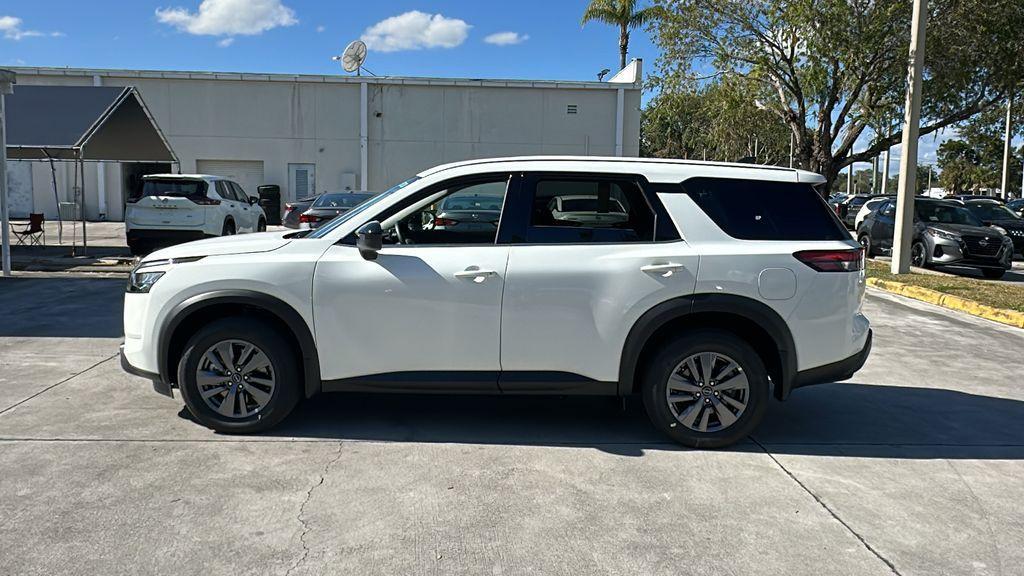 new 2024 Nissan Pathfinder car, priced at $30,341