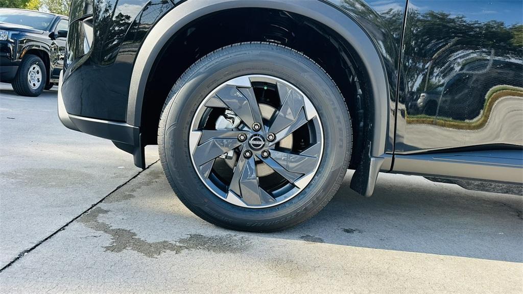 new 2025 Nissan Rogue car, priced at $30,685