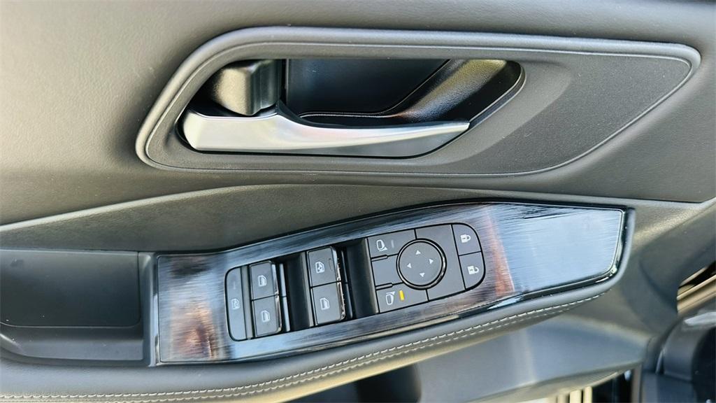 new 2025 Nissan Rogue car, priced at $30,685