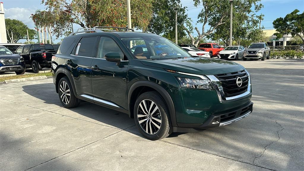 new 2025 Nissan Pathfinder car, priced at $49,596