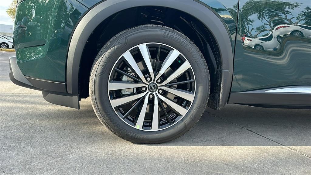 new 2025 Nissan Pathfinder car, priced at $49,596