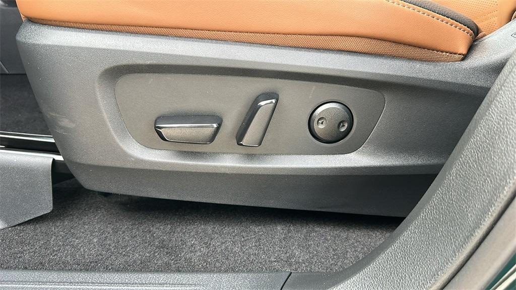 new 2025 Nissan Pathfinder car, priced at $49,596