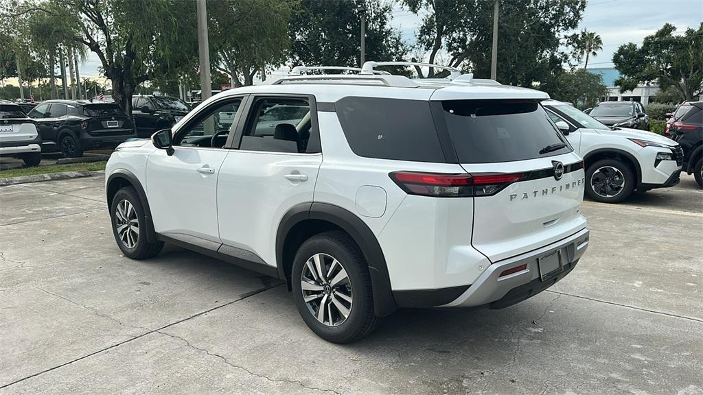 new 2025 Nissan Pathfinder car, priced at $36,327