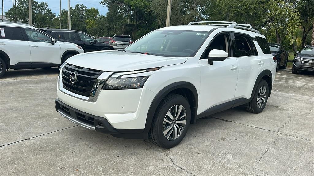 new 2025 Nissan Pathfinder car, priced at $36,327