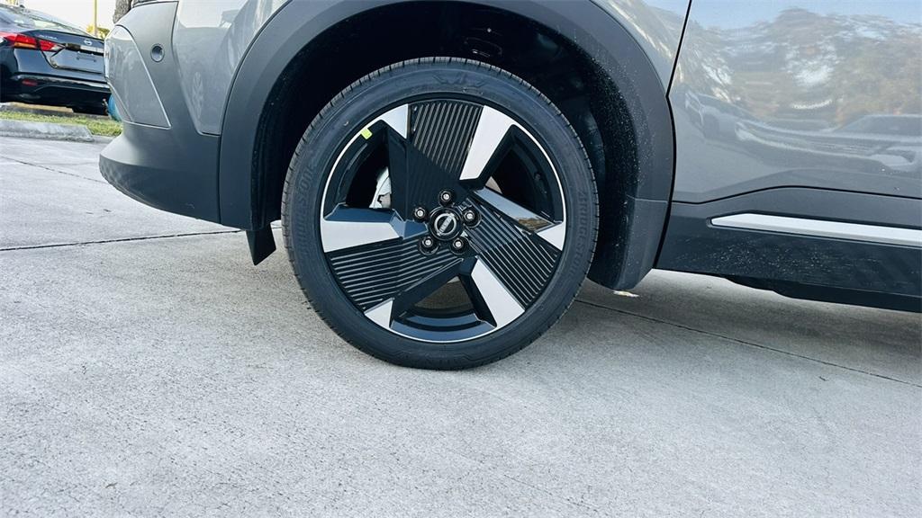 new 2025 Nissan Kicks car, priced at $29,294