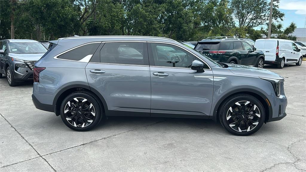 used 2024 Kia Sorento car, priced at $33,840