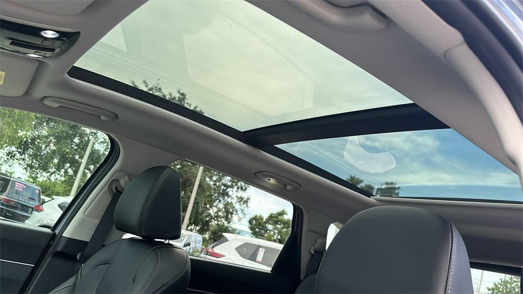 used 2024 Kia Sorento car, priced at $33,840